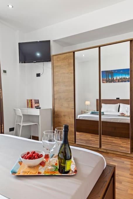 Bamboo Ultra Central Apartment Бухарест Екстер'єр фото